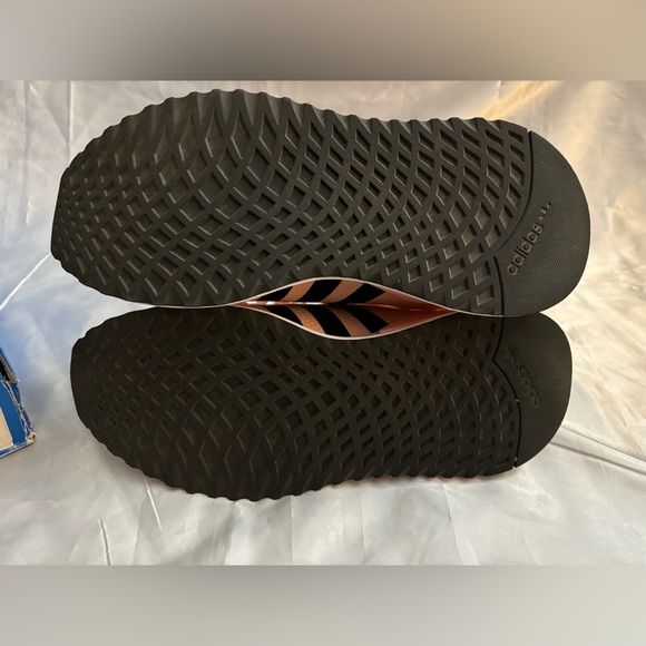 Adidas U_Path Run Sneakers, size 7.5 - Picture 4 of 12